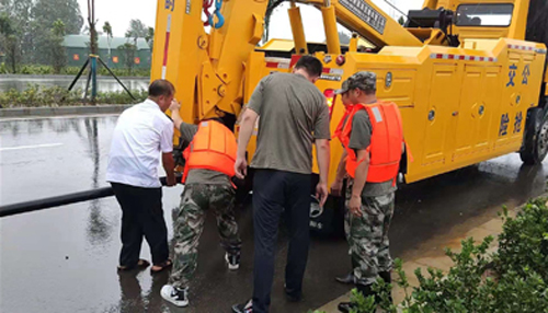 以“汛”為令 聞“雨”而動(dòng) 暴雨中洛陽(yáng)公交人在行動(dòng)！