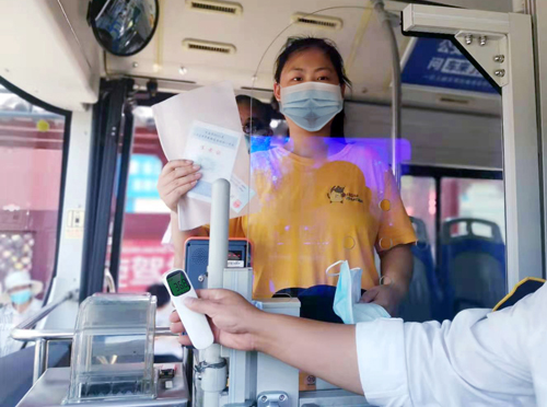 愛心助考，公交服務暖人心