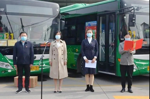 巾幗建功展英姿，獻身公交創(chuàng)佳績——市婦聯(lián)領(lǐng)導為我司“三八紅旗集體”等榮譽頒獎授牌